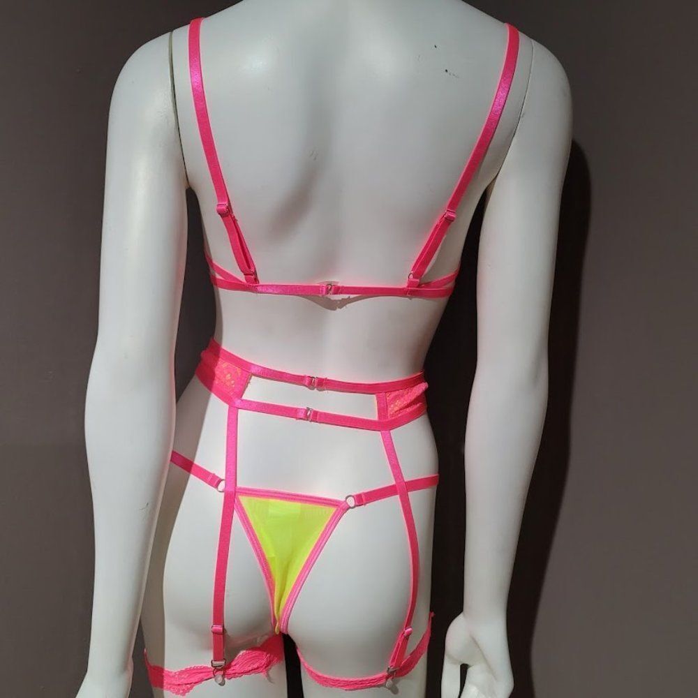 Neon Lace Trim Underwire Garter Lingerie Set - Picture 4 of 11